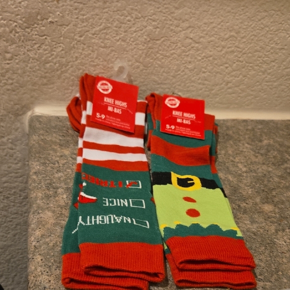 Naughty or Nice Holiday Socks Set  2 Pair - Red & Green Nwt Unisex - Picture 3 of 3